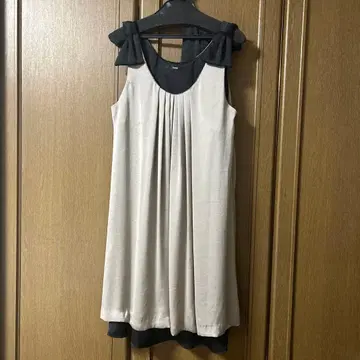 kaene 슬리브리스 튜닉 드레스 아이보리/블랙 포멀