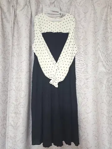 [ CLETTE ] 도트 무늬 긴팔 원피스