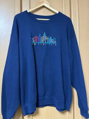 뉴욕시 자수 네이비 트레이닝복