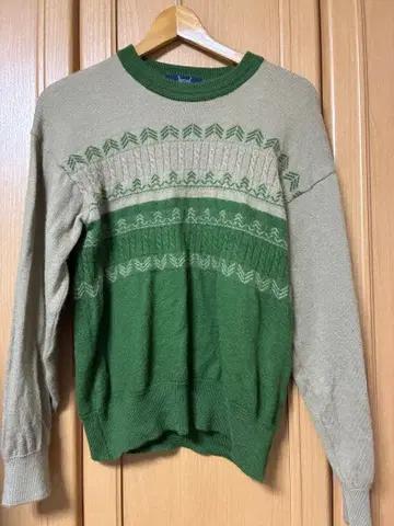 울 혼방 크루넥 스웨터