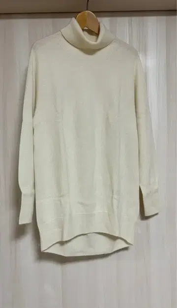 [ 미사용품 ] 유니클로 캐시미어 100% 스웨터 터틀넥