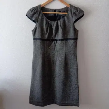 컴시즘 그레이 반팔 무릎 기장 원피스 캐시미어