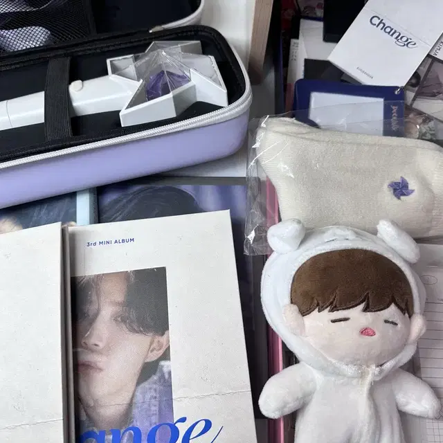 김재환 앨범, 인형, 응원봉 등 굿즈 양도