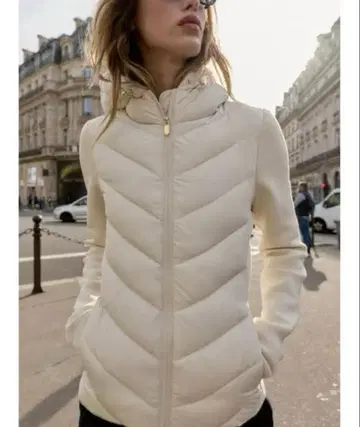 택 포함 새상품 ZARA 대비 퍼프 자켓 M 사이즈 에크루 색상 완판