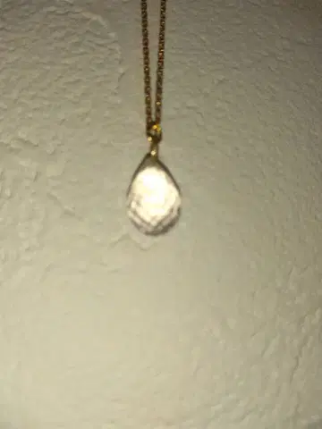 로즈쿼츠 드롭형 투명 펜던트 목걸이