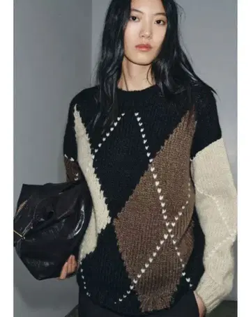 완판템 ZARA 마름모 니트 스웨터 L