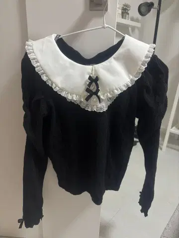 NOEMIE 요크 프릴 케이블 자카드 티셔츠