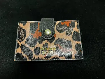 빅토리아 시크릿 레오파드 무늬 카드 케이스