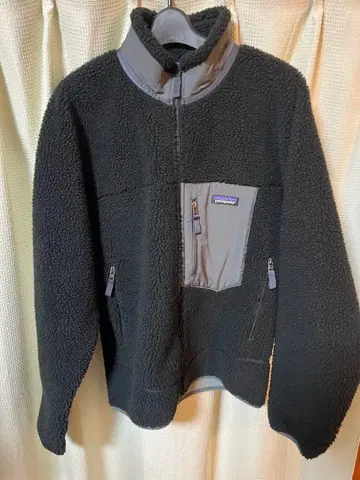 미사용 2018년산 파타고니아 레트로X 블랙 x 그레이 M 사이즈