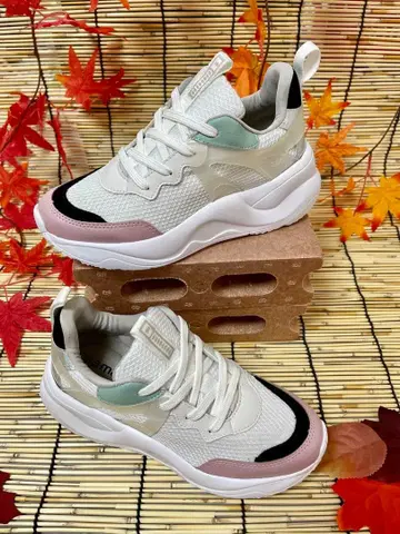 새상품 미사용 [트렌드감 발군] 비아마르테 통굽 스니커즈 25cm