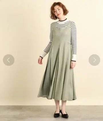 grove 마쉬멜로우 터치 스웨이드 플리츠 도킹 원피스 (카키)