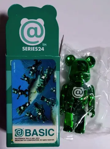 베어브릭 24 베이직 [ @ ]