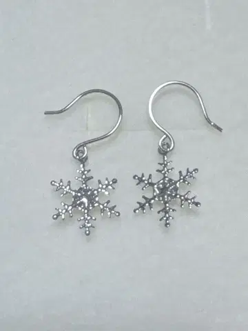 쥬얼리 츠츠미 K10WG 귀걸이 눈의 결정