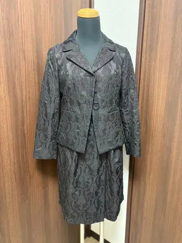 블랙 꽃무늬 스커트 셋업