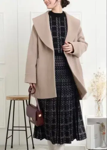 Couture Brooch 빅 숄카라 코트 베이지 울