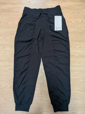 [미사용 새상품] Lululemon 블랙 조거 팬츠