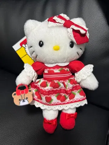 헬로키티전 딸기 드레스 키링