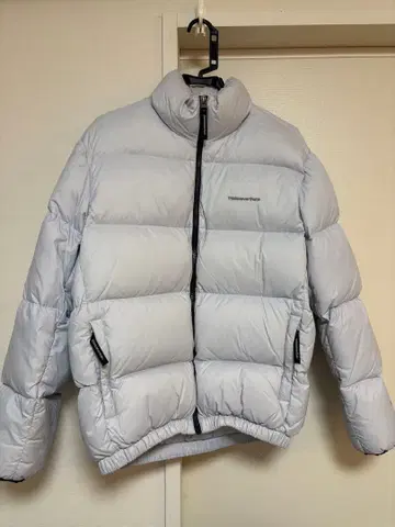 thisisneverthat 다운