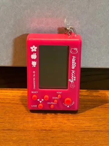 [ 키티 ] 키링형 게임기 레트로 [ 작동 미확인 ]