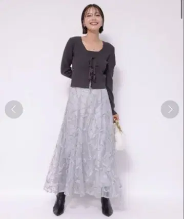 Apuweiser-riche 라메 자수 플레어 스커트