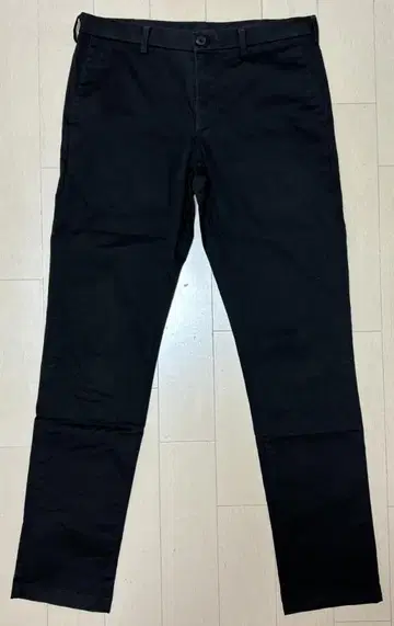 유니클로 슬림핏 노턱 치노 W82cm 남성용 블랙 밑단 수선 없음