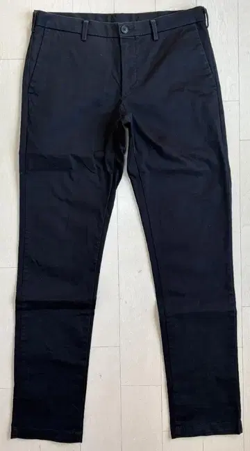 유니클로 슬림핏 노턱 치노 W82cm 남성용 블랙 밑단 수선 없음