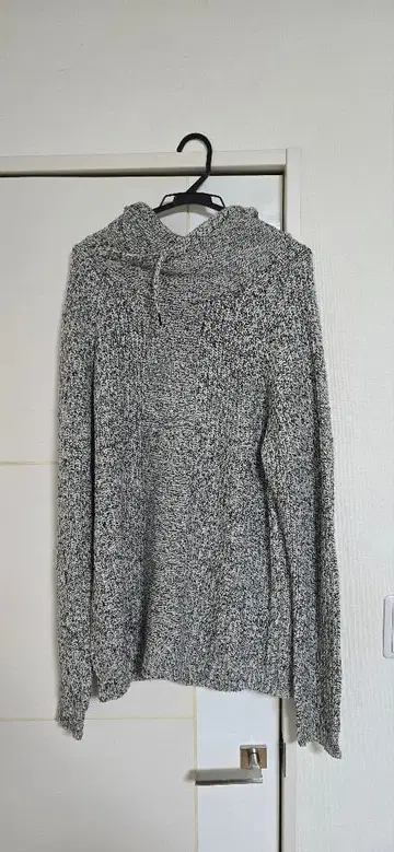 Bershka 후드 부착 니트 스웨터 그레이 계열