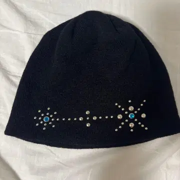 비즈 장식 블랙 니트 모자