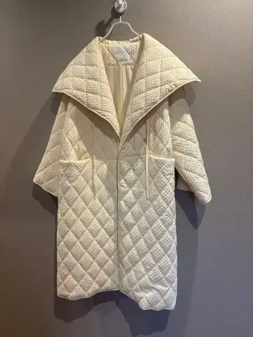 roughlow 빅 칼라 퀼팅 코트