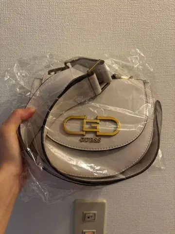 GUEES 숄더백 베이지