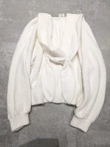 새상품급 젤라또피케 BUNNY 모카 가디건 아이보리