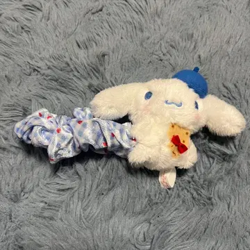 산리오 마스코트 스크런치 곰돌이와 함께 시나모롤