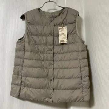 무인양품 경량 다운 노카라 베스트 (정전기 방지 안감) 라이트 베이지 M