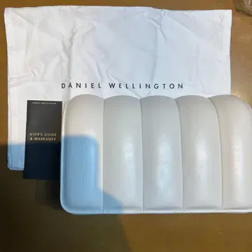 [ 미사용 새상품 ] DANIEL WELLINGTON 아이보리 숄더백