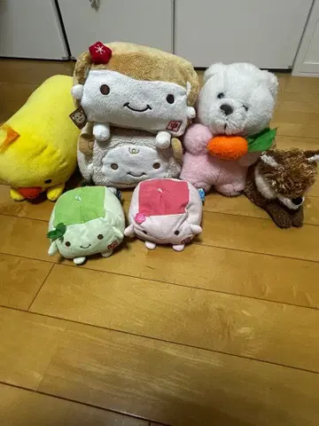 귀여운 봉제 인형 세트