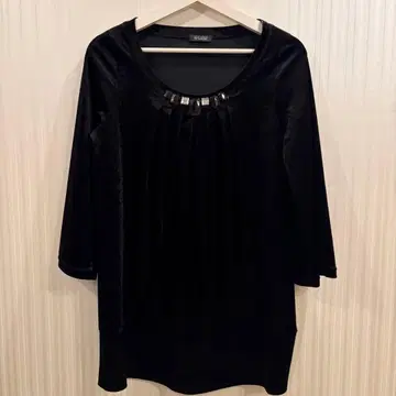 유나이티드 애로우즈 블랙 상의