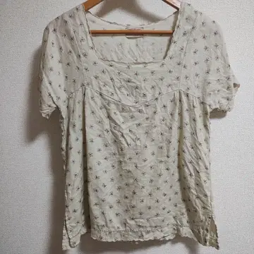 여름용이라 저렴한 허그아워 미니 꽃무늬의 귀여운 블라우스