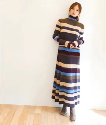 Mila Owen 스트라이프 터틀넥 롱 원피스