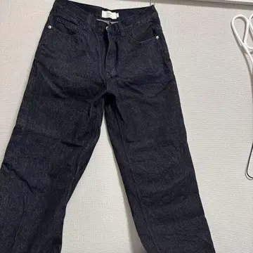 다크 블루 데님 팬츠 지퍼 플라이