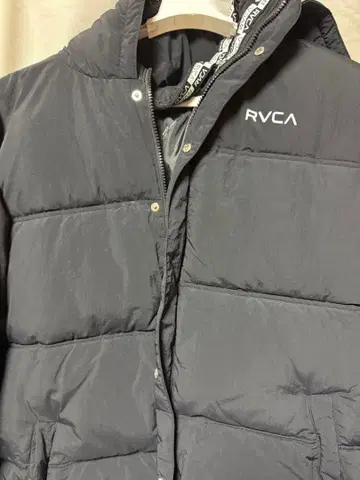 RVCA 블랙 다운 자켓 L 사이즈