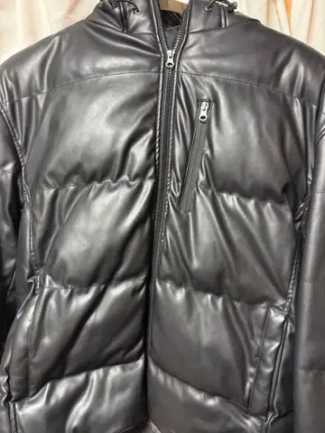 블랙 가죽 다운 자켓