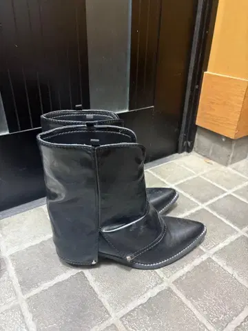 블랙 가죽 숏부츠 스틸레토