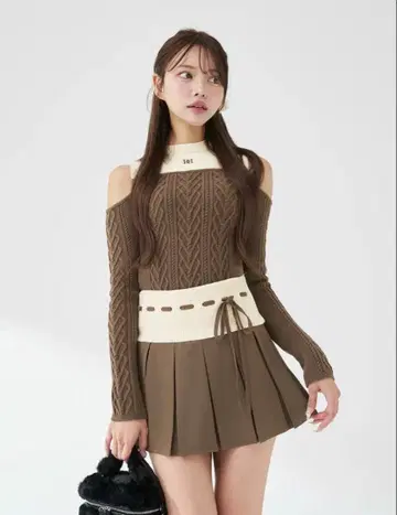 Darich 숄더 오픈 니트 셋업 MOC