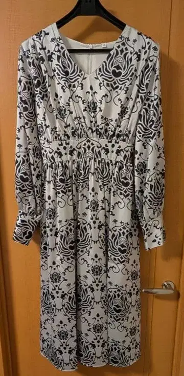 ROUROU 로터스 다마스크 프린트 원피스 연당초