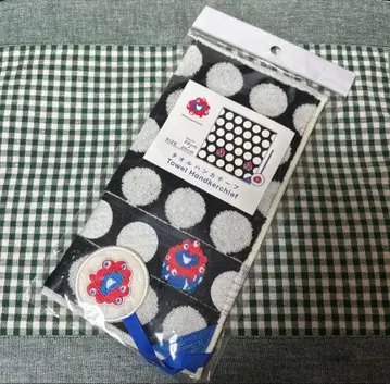 미개봉 새상품 미야쿠미야쿠 타월 손수건 블랙 x 화이트 도트