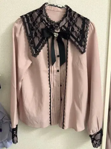 Dear My Love 하트 리본 레이스 세일러 카라 블라우스