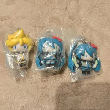 보컬로이드 하츠네 미쿠 카가미네 렌 키티 볼체인 마스코트 3개 세트