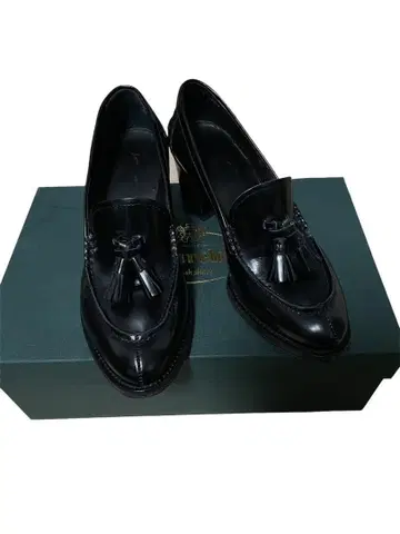 처치스 블랙 레더 태슬 로퍼 펌프스 천연 가죽