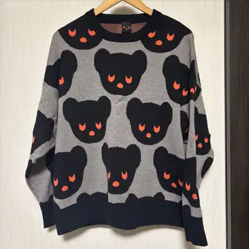 곰 무늬 긴팔 니트 스웨터 그레이