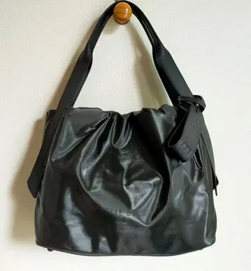 새상품급 PELLE BORSA 페레보르사 치어스 숄더 핸드백 블랙